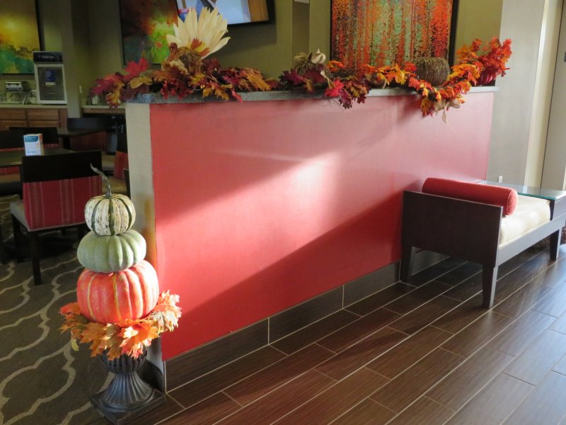 Foyer of tonight's motel; first day of Fall today and the decorations for Halloween come out.